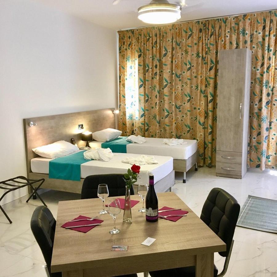 For Rest Aparthotel เซนต์พอลส์เบย์ ภายนอก รูปภาพ